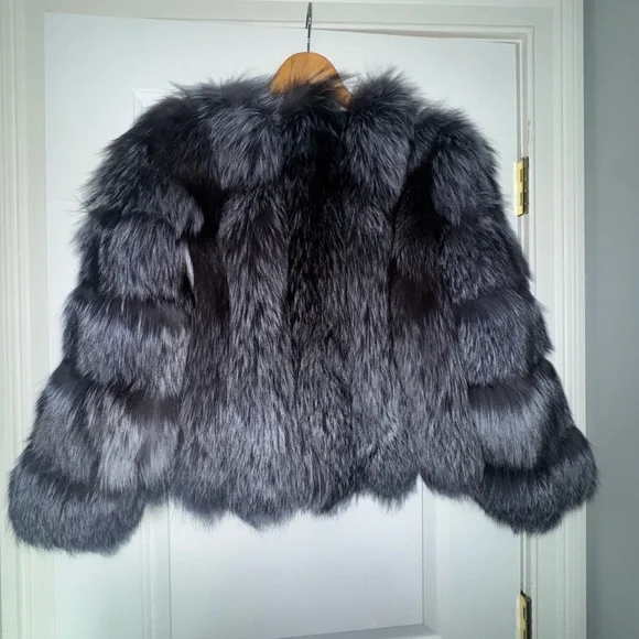 Elegant Gray Fox Fur Jacket - Picture 7 of 11